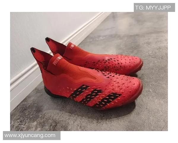 阿迪达斯猎鹰足球鞋助你在球场上飞翔尽显速度与灵动魅力